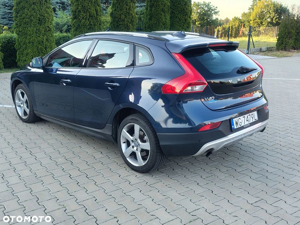 Volvo V40 Cross Country - 6