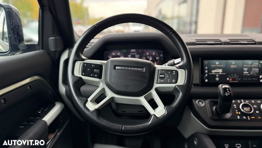 Land Rover Defender 110 2.0L D240 SE - 25