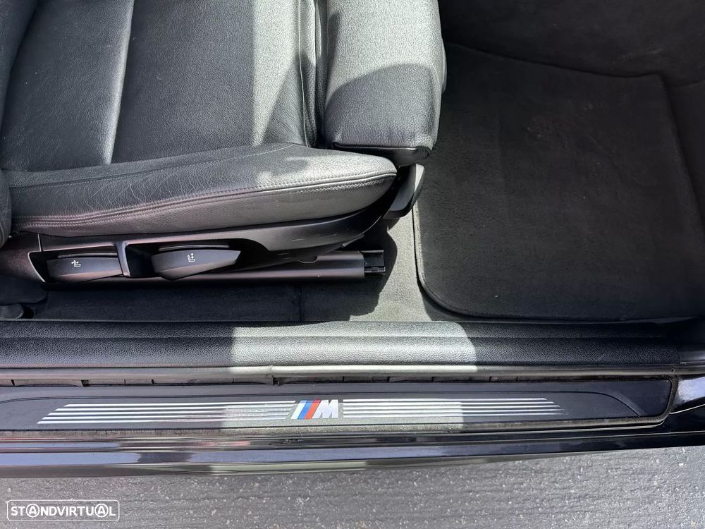 BMW 120 d Limited Edition Lifestyle c/ M Sport Pack - 42