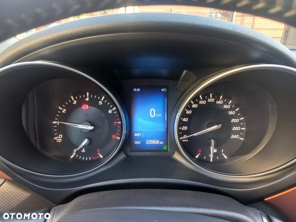 Toyota Avensis 1.8 Premium - 6