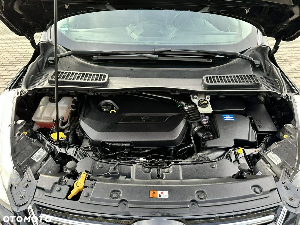 Ford Kuga 1.6 EcoBoost 2x4 Titanium - 33