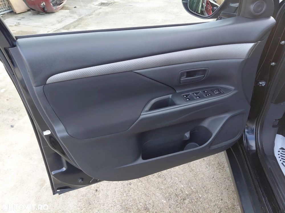 Mitsubishi Outlander 2.2 Litre DI-D AWD Instyle - 18