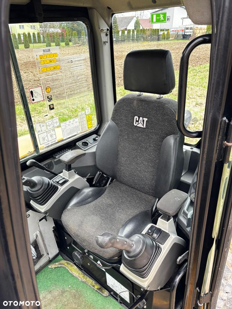 Caterpillar - 18