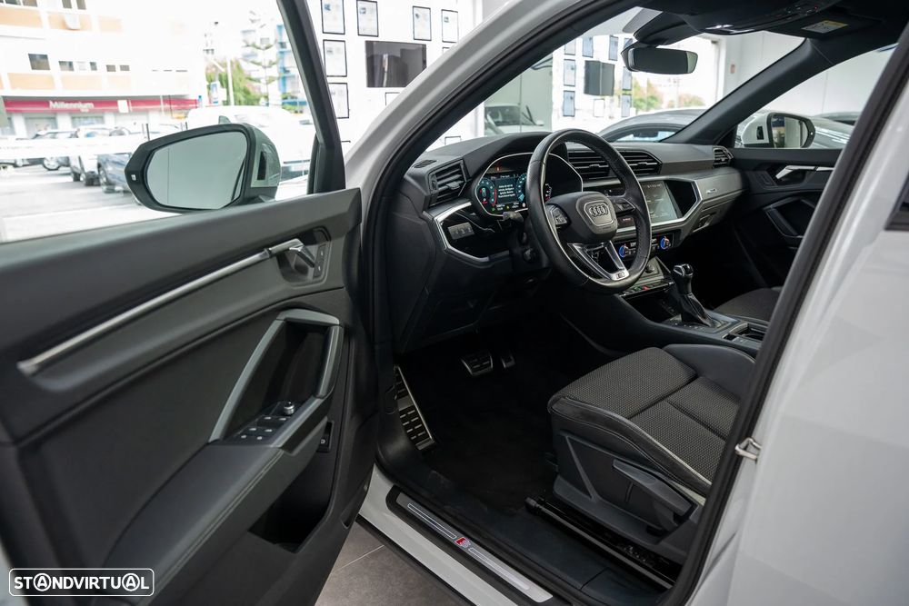 Audi Q3 45 TFSIe S line S tronic - 18