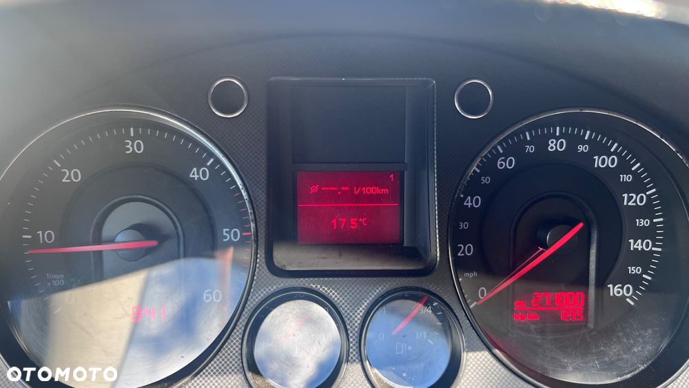 Volkswagen Passat - 16