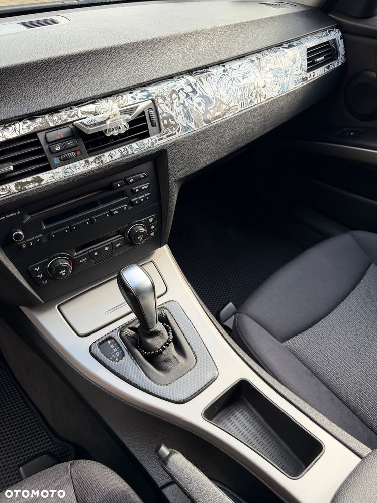 BMW Seria 3 320i - 16