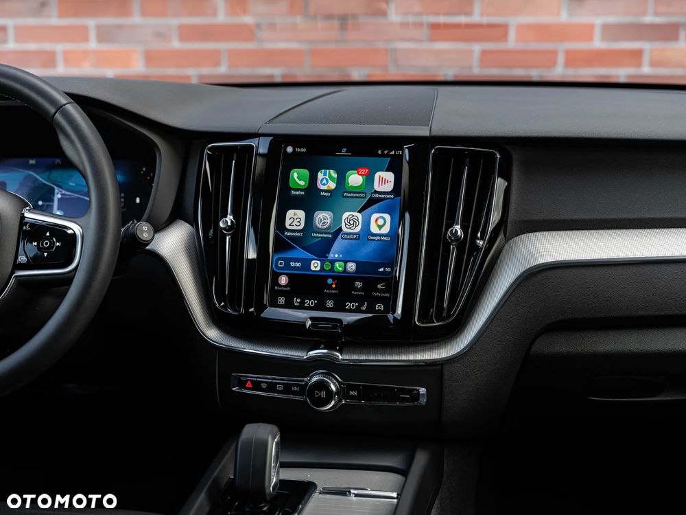 Volvo XC 60 B4 B Plus Dark - 34