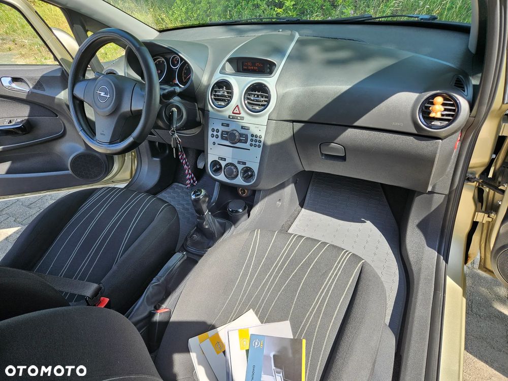 Opel Corsa 1.2 16V Limited Edition - 11