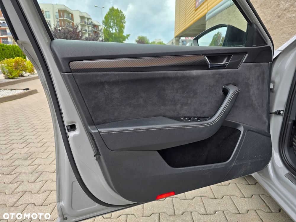 Skoda Superb 2.0 TDI SCR 4x4 Sportline DSG - 11