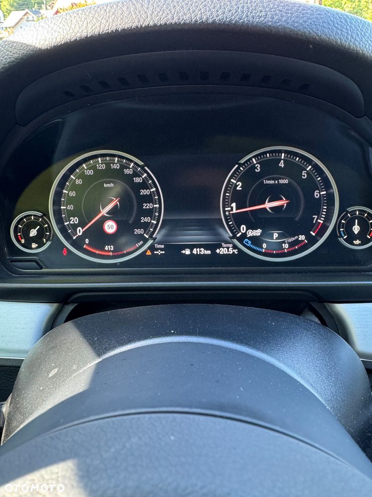 BMW Seria 5 528i xDrive Sport-Aut - 22