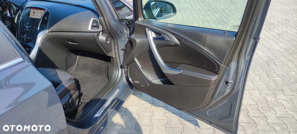 Opel Astra 2.0 CDTI Exklusiv - 18