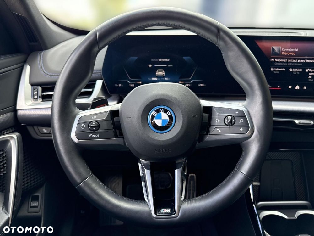 BMW iX1 - 12