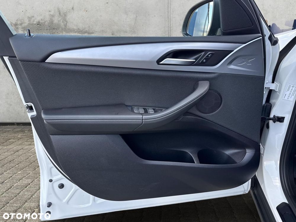 BMW X3 xDrive30i GPF Advantage - 11