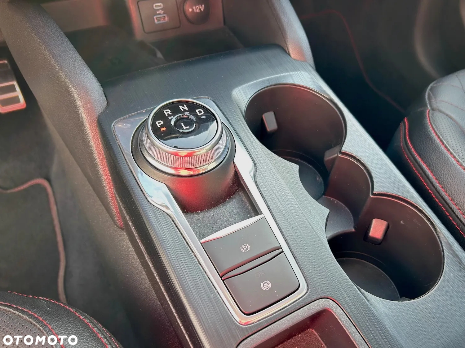 Ford Escape 2.0 EcoBoost AWD Titanium - 24