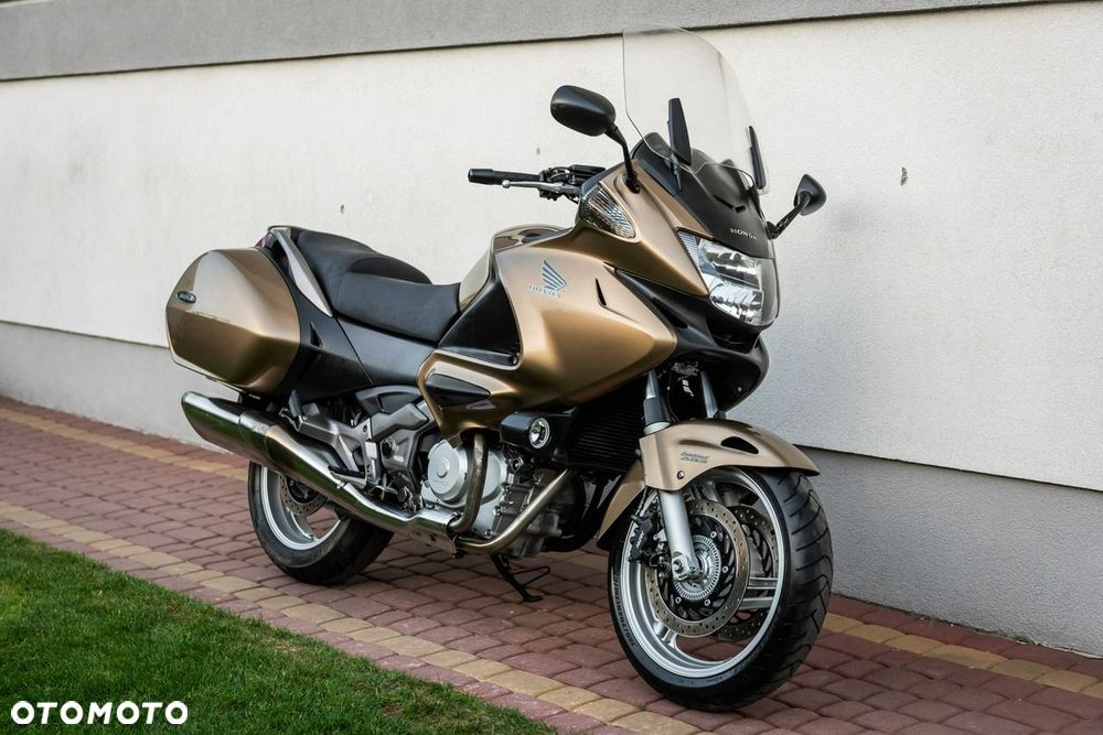 Honda NTV - 1