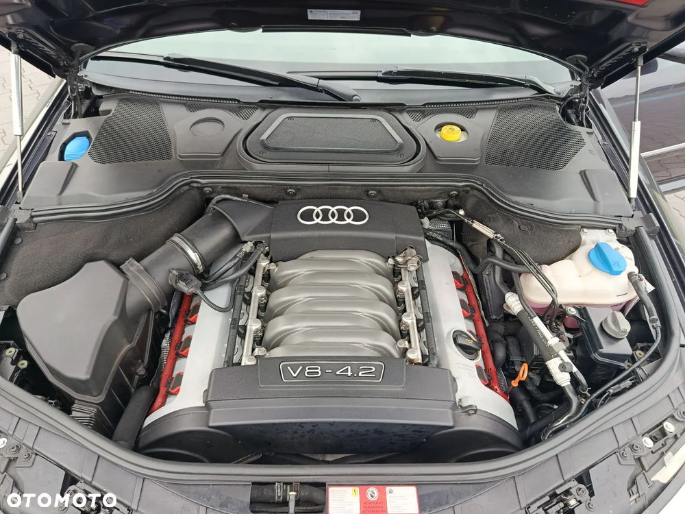 Audi A8 4.2 Quattro - 17