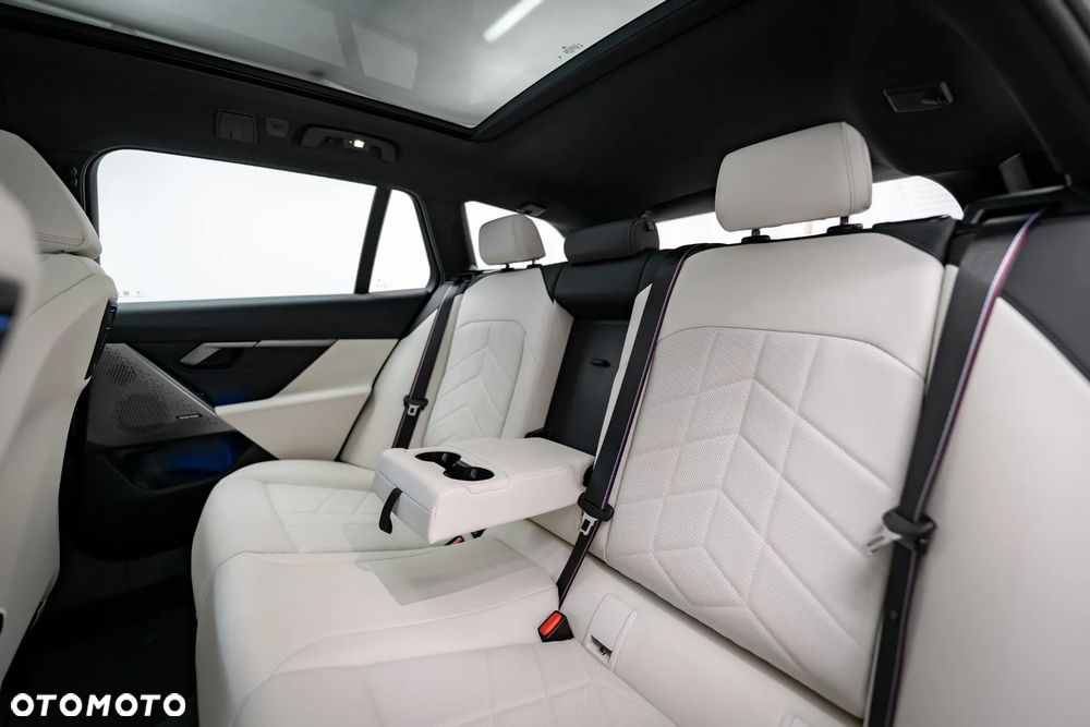 BMW Seria 5 530e xDrive PHEV M Sport - 18