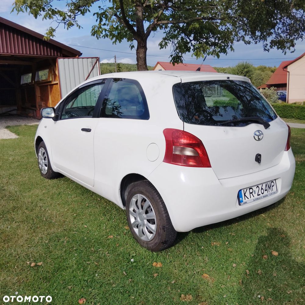 Toyota Yaris 1.0 Luna - 2
