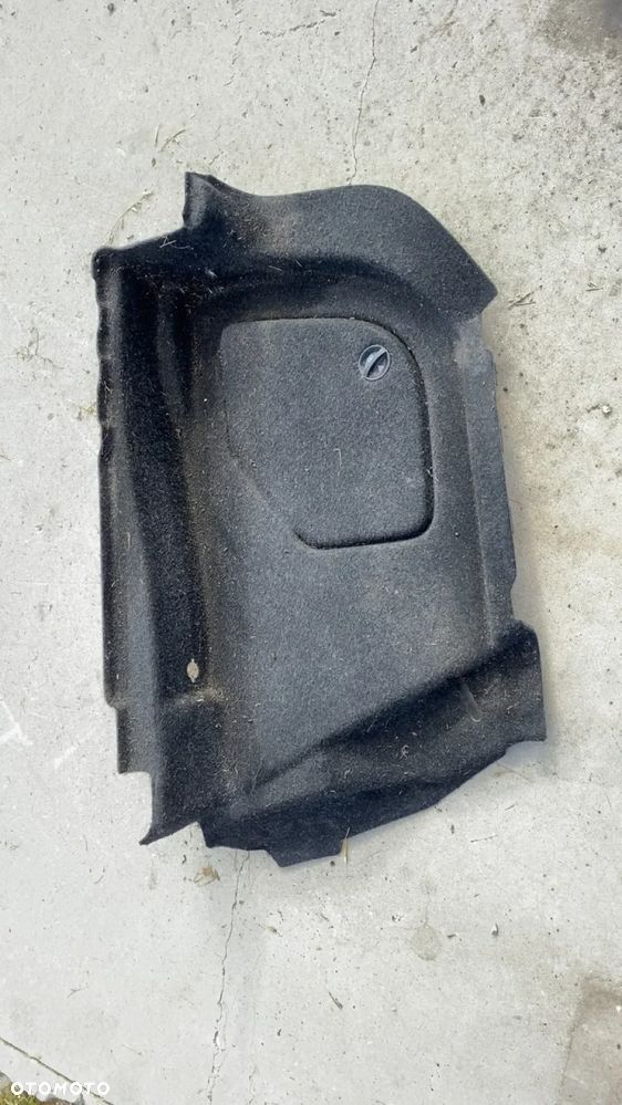 BMW F20 F21 BOCZEK BAGAŻNIKA LEWY DO WYCZYSZCZENIA - 1