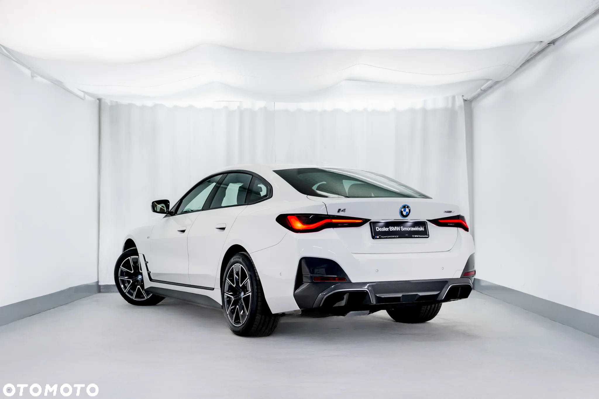 BMW i4 - 4