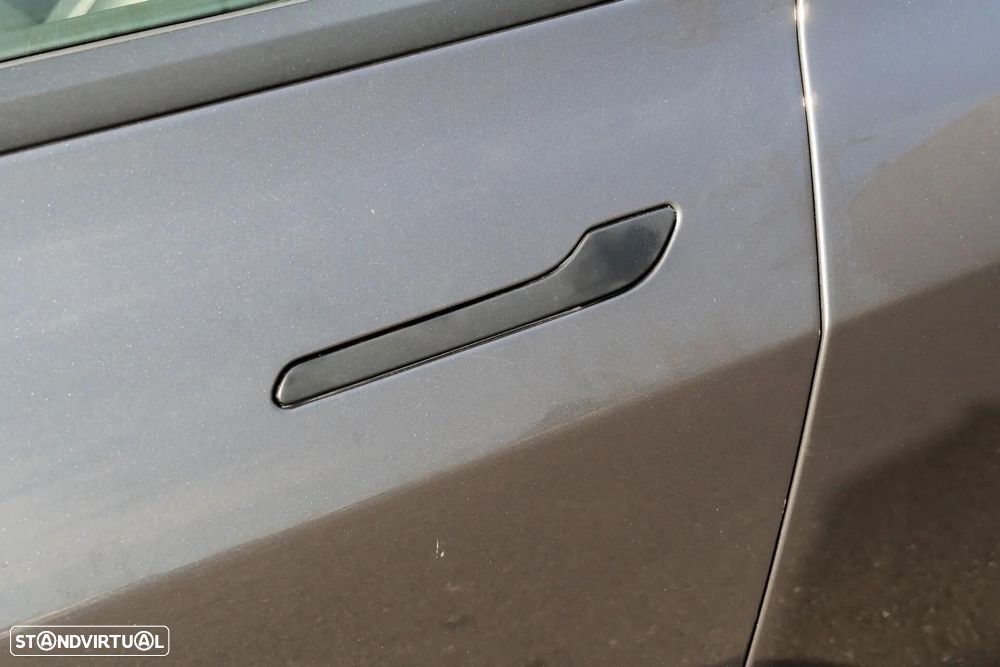 Tesla Model 3 Long-Range Dual Motor AWD - 33