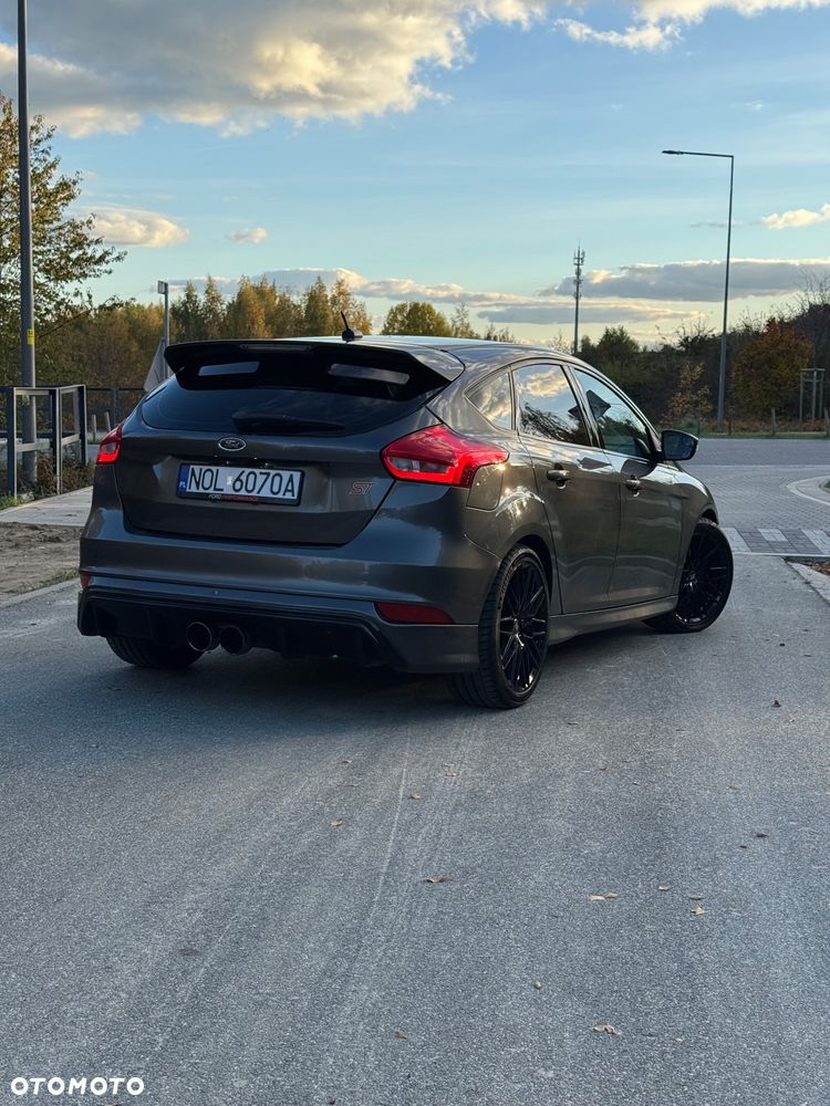Ford Focus 2.0 EcoBoost ST - 5