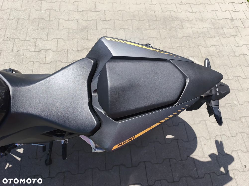 Honda CB - 32