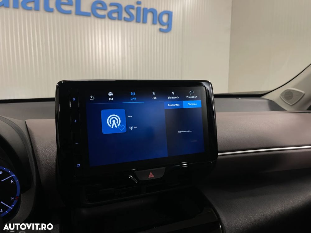 Toyota Yaris Cross 1.5 VVT-i HSD 4x2 Exclusive Elegant - 16