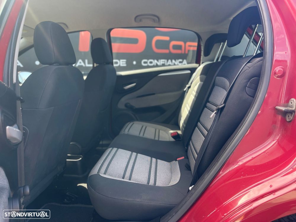 Fiat Punto 1.3 M-Jet Lounge S&S - 23