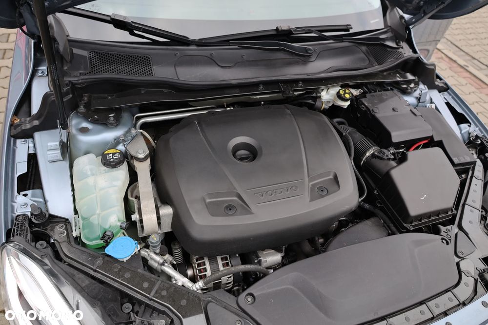Volvo V40 T2 Momentum - 35