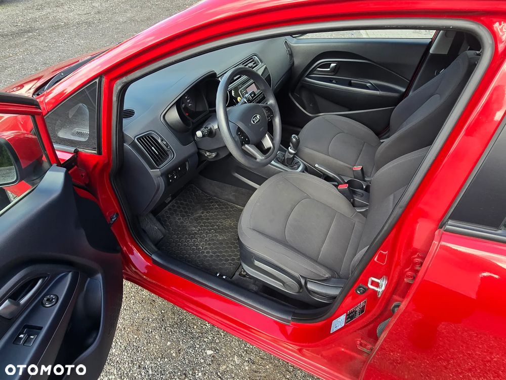 Kia Rio - 8