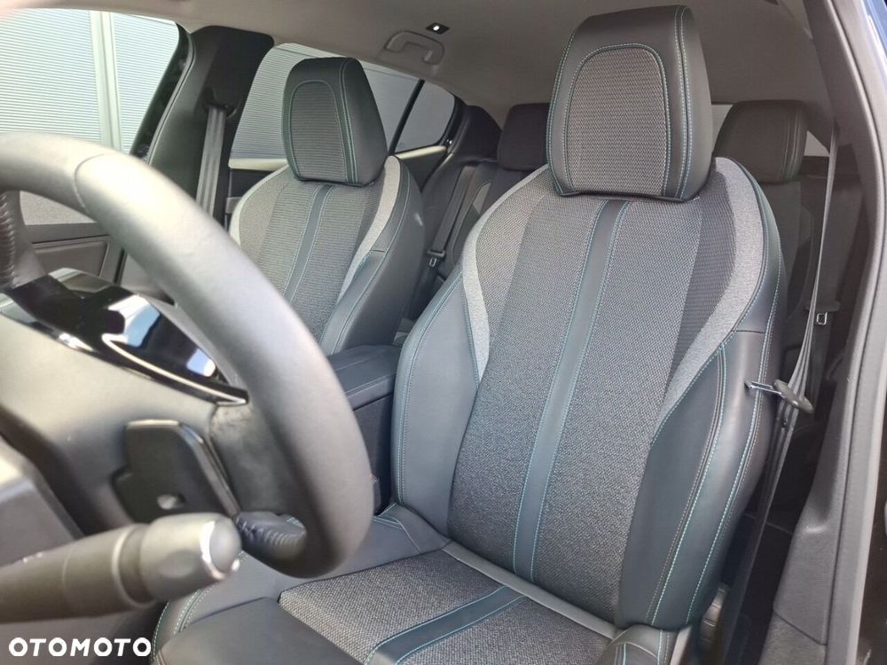 Peugeot 408 - 17