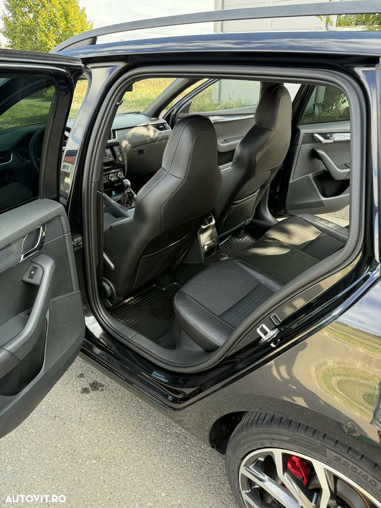 Skoda Octavia Combi 2.0 TDI RS - 8