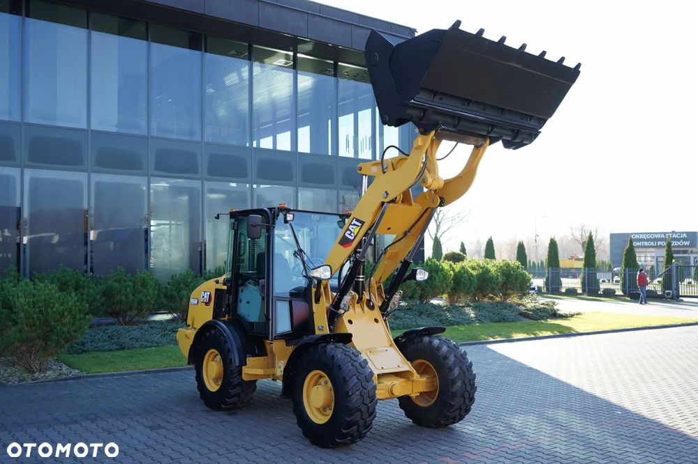 Caterpillar 906M / ŁADOWARKA KOŁOWA / 2020 ROK / ŁYŻKA SZCZĘKOWA / - 3