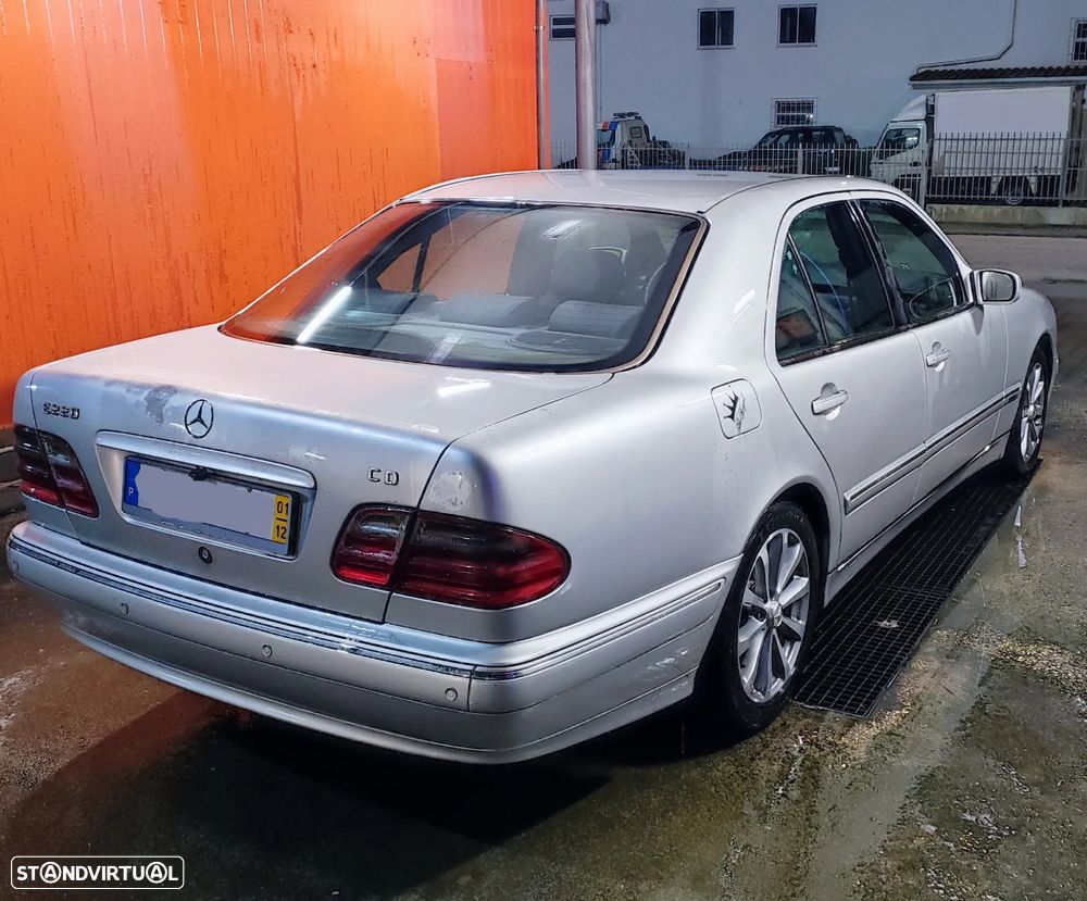 Mercedes-Benz E 220 - 3