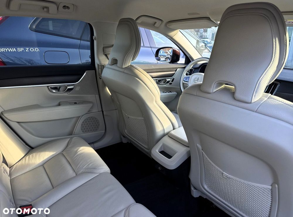 Volvo V90 Cross Country - 26