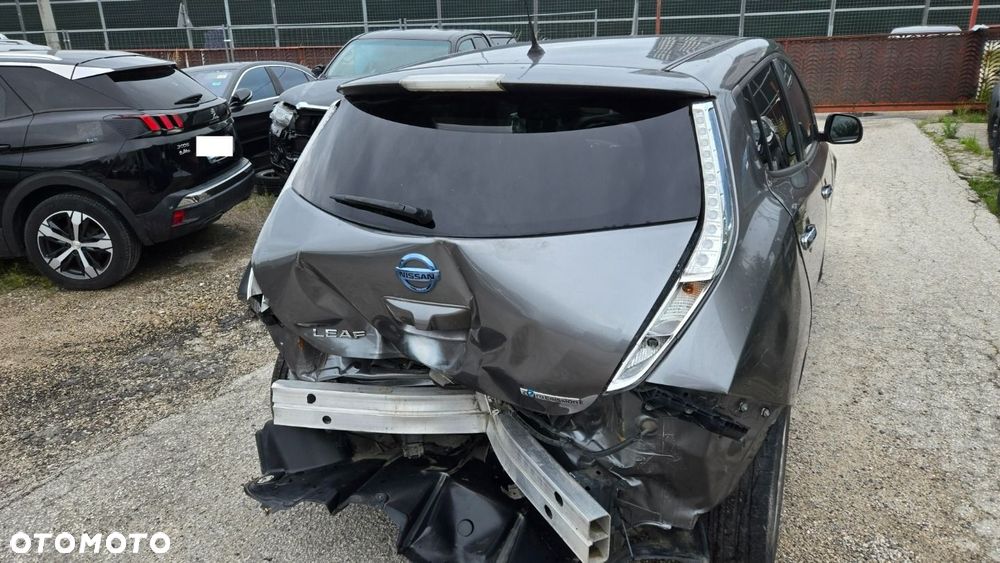 Nissan Leaf - 12
