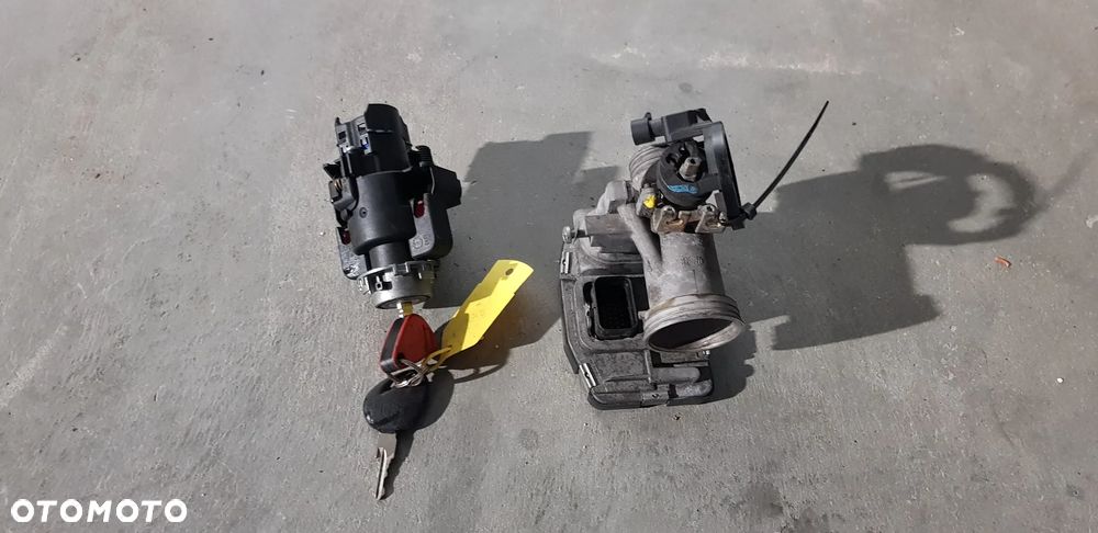 Piaggio MP3 Yourban 300 Stacyjka Kluczyk Przepustnica Immobilizer - 1