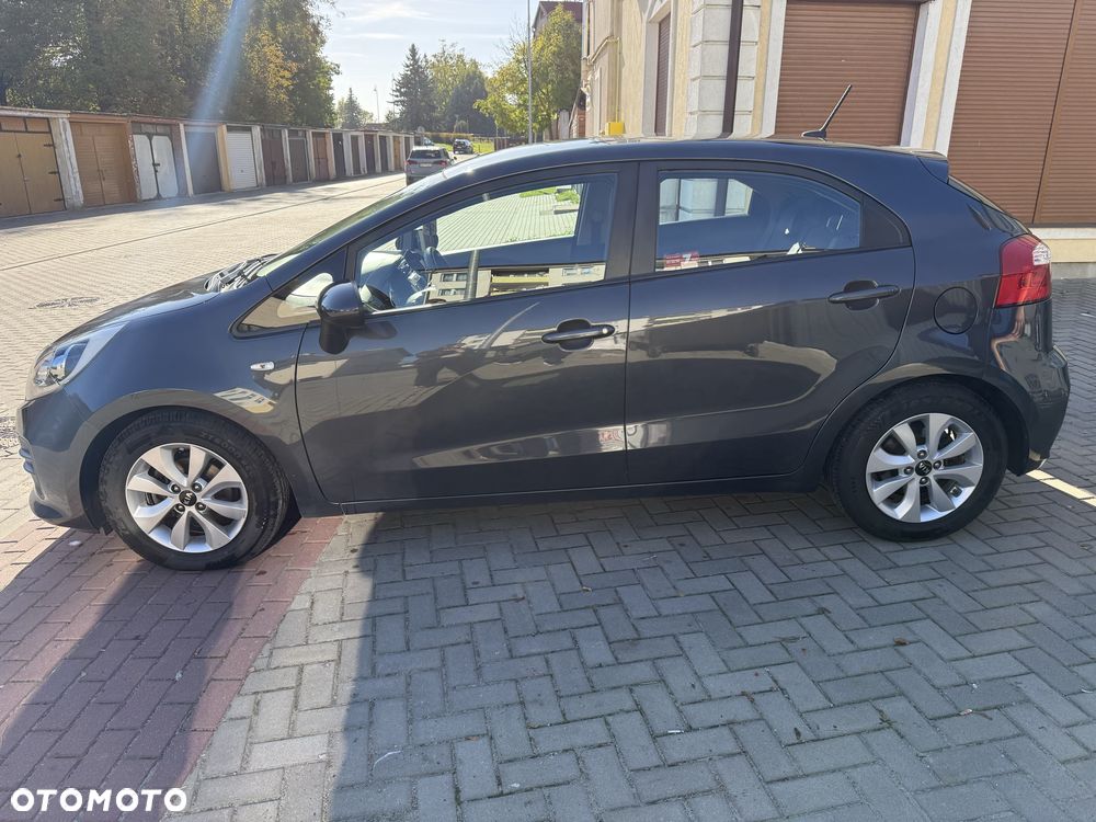Kia Rio 2016 photo 2