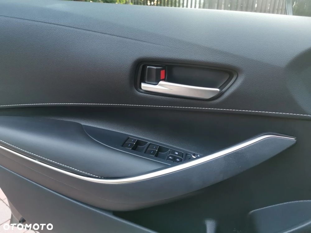 Toyota Corolla 2.0 Lounge - 15