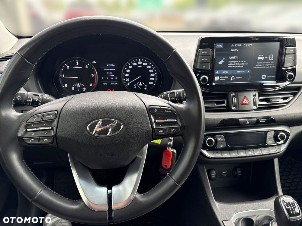 Hyundai i30 1.6 D Comfort - 13