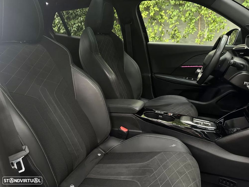 Peugeot e-2008 GT Pack - 15