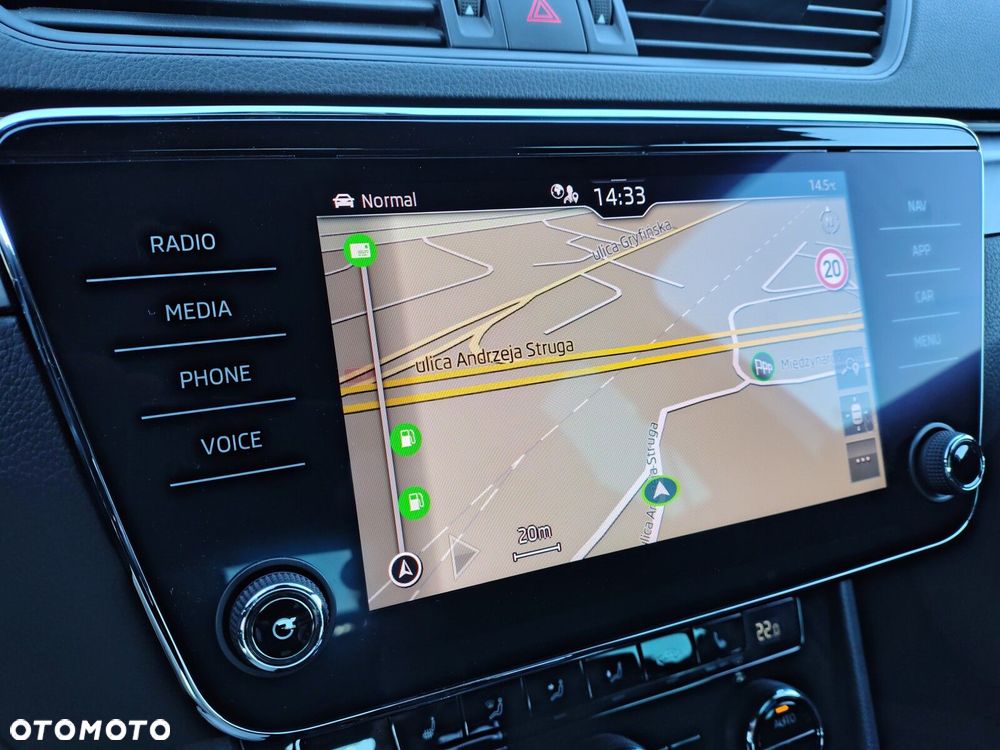 Skoda Superb 2.0 TSI Sportline DSG - 18