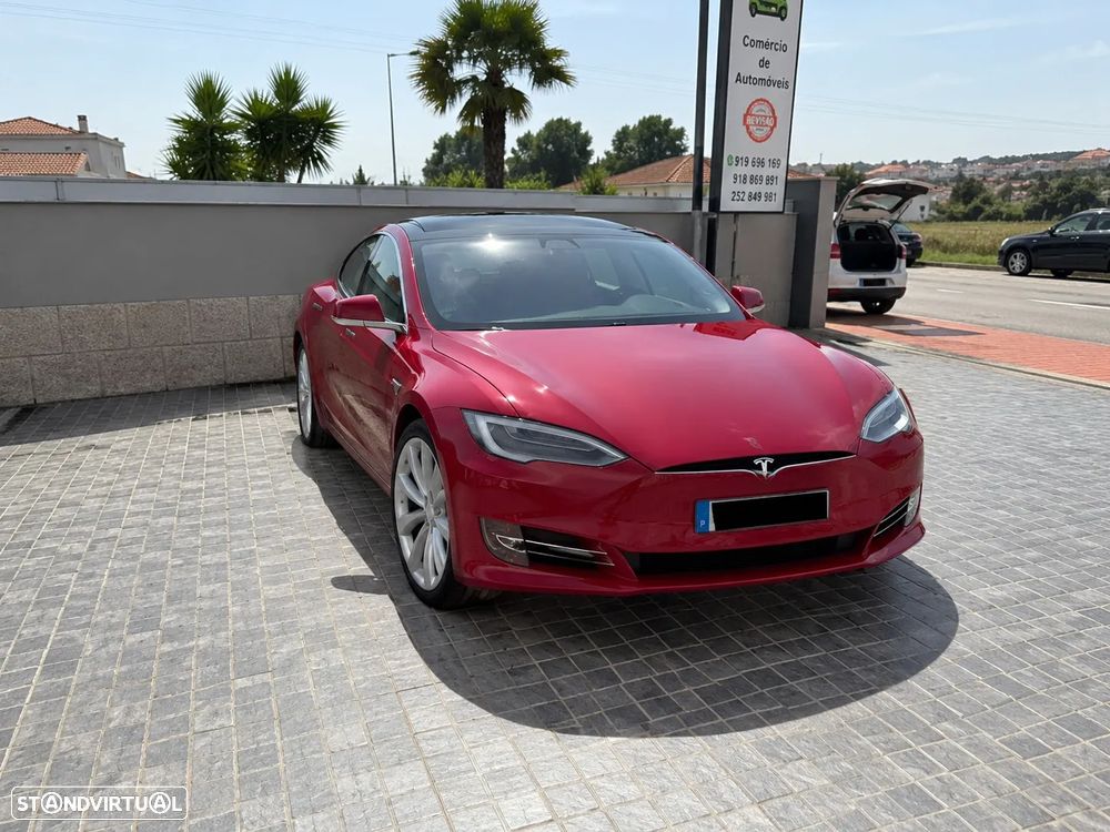 Tesla Model S - 1