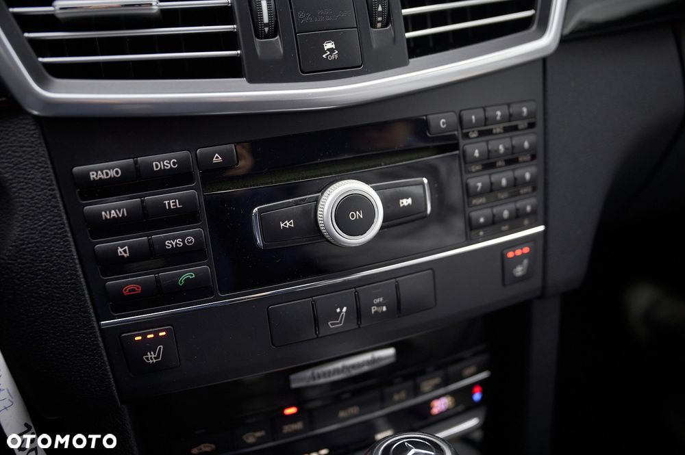 Mercedes-Benz Klasa E - 32