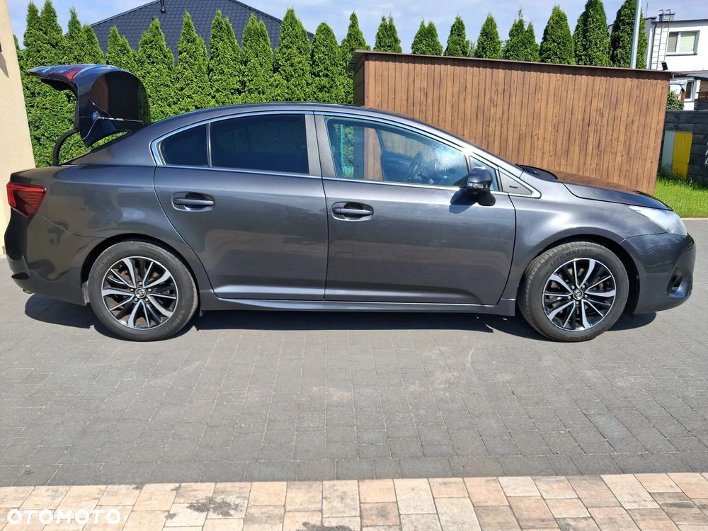 Toyota Avensis - 1