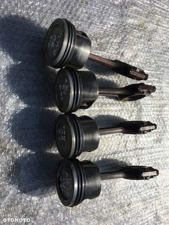 TŁOK Z KORBOWODEM VW GOLF IV SEAT SKODA 1.6 8V AKL - 1