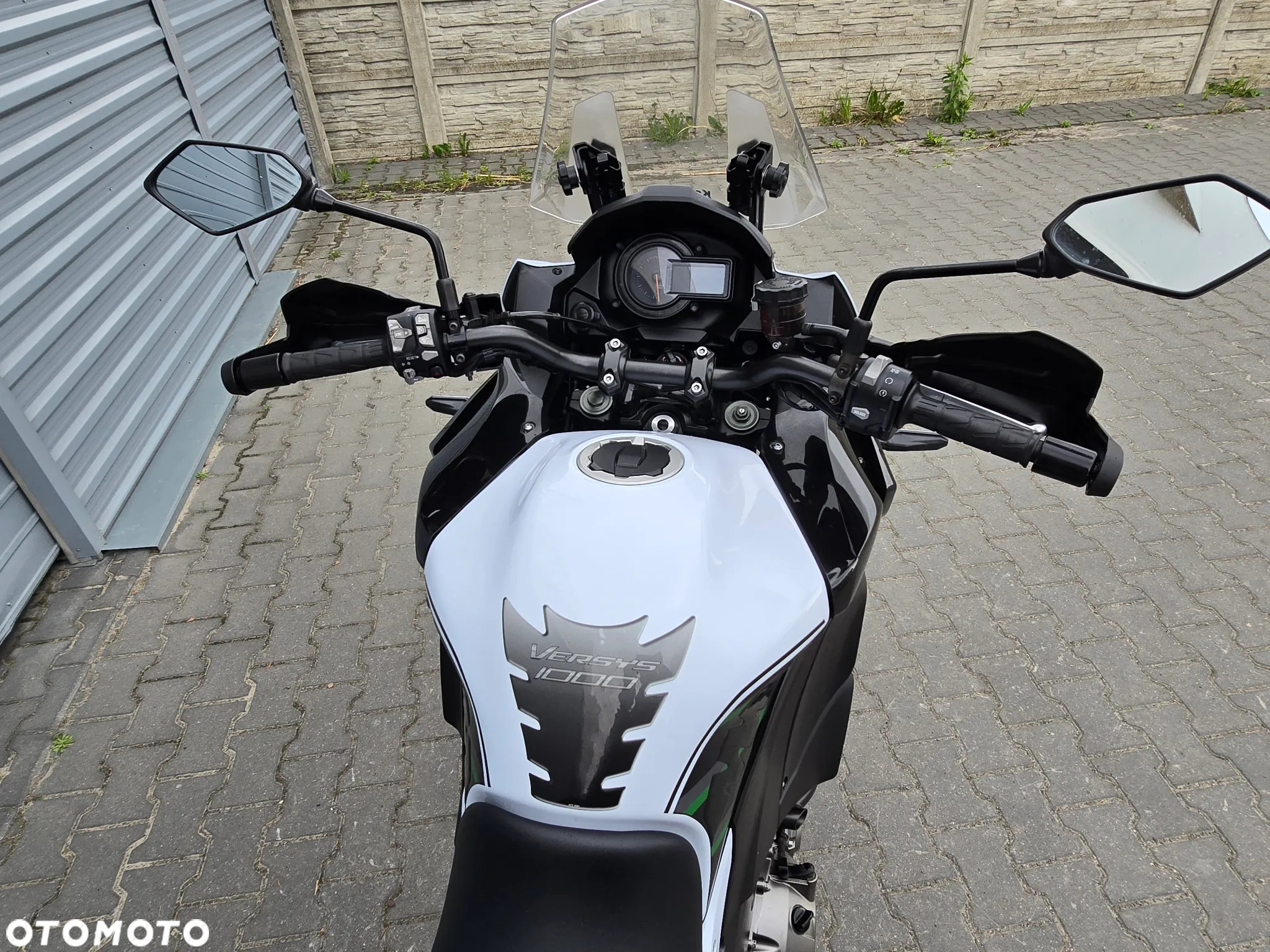 Kawasaki Versys 1000 - 9