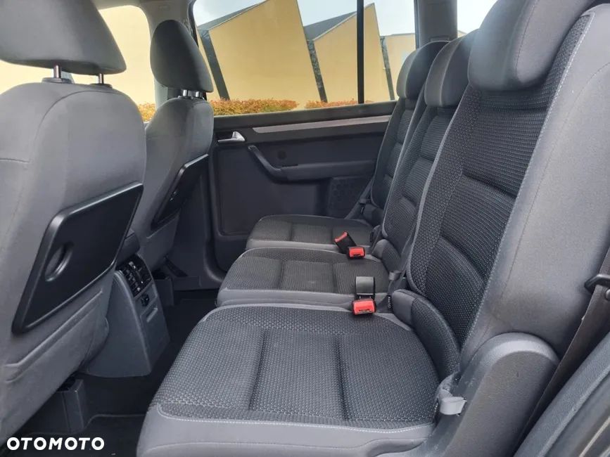 Volkswagen Touran 2.0 TDI Highline - 16