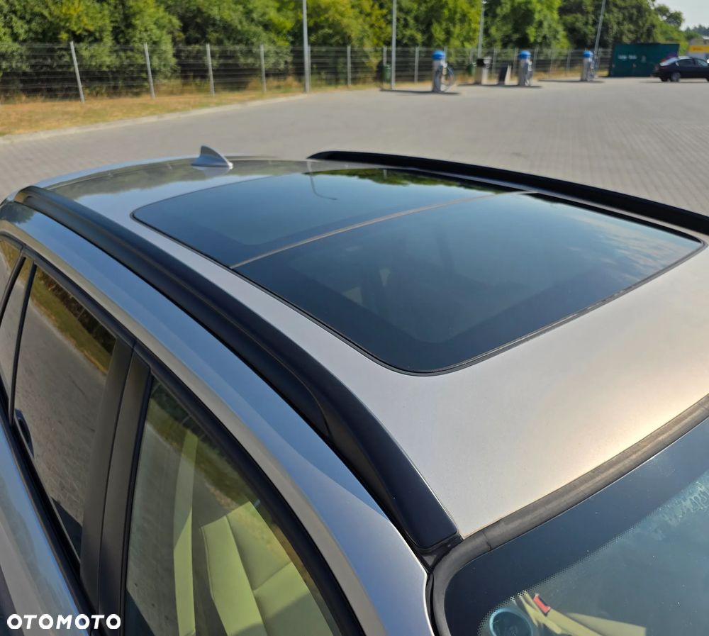 BMW X1 xDrive28i xLine - 9